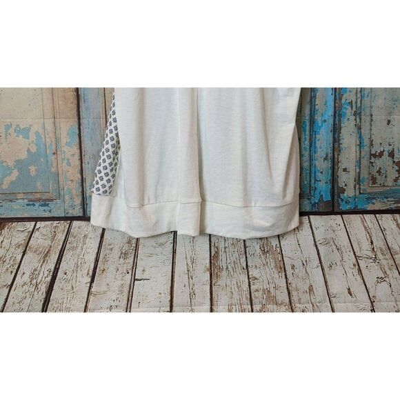 Maurices Women Size 1 White Blue Sleeveless Halter Strap Tie Round Neck Tank Top - Picture 6 of 9